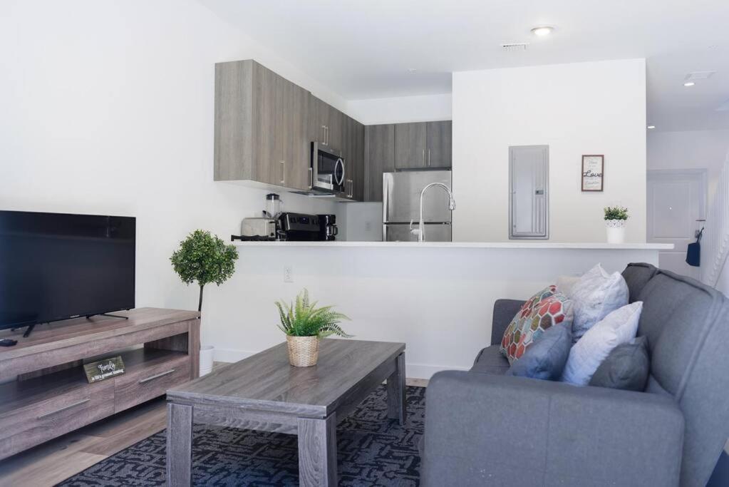 Awesome 3Br Townhouse 15Minutes From The Beach Miami Dış mekan fotoğraf